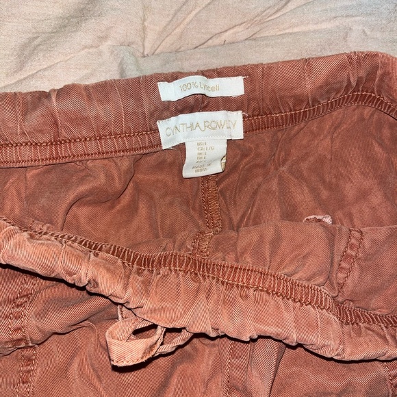 Shorts - Picture 3 of 4